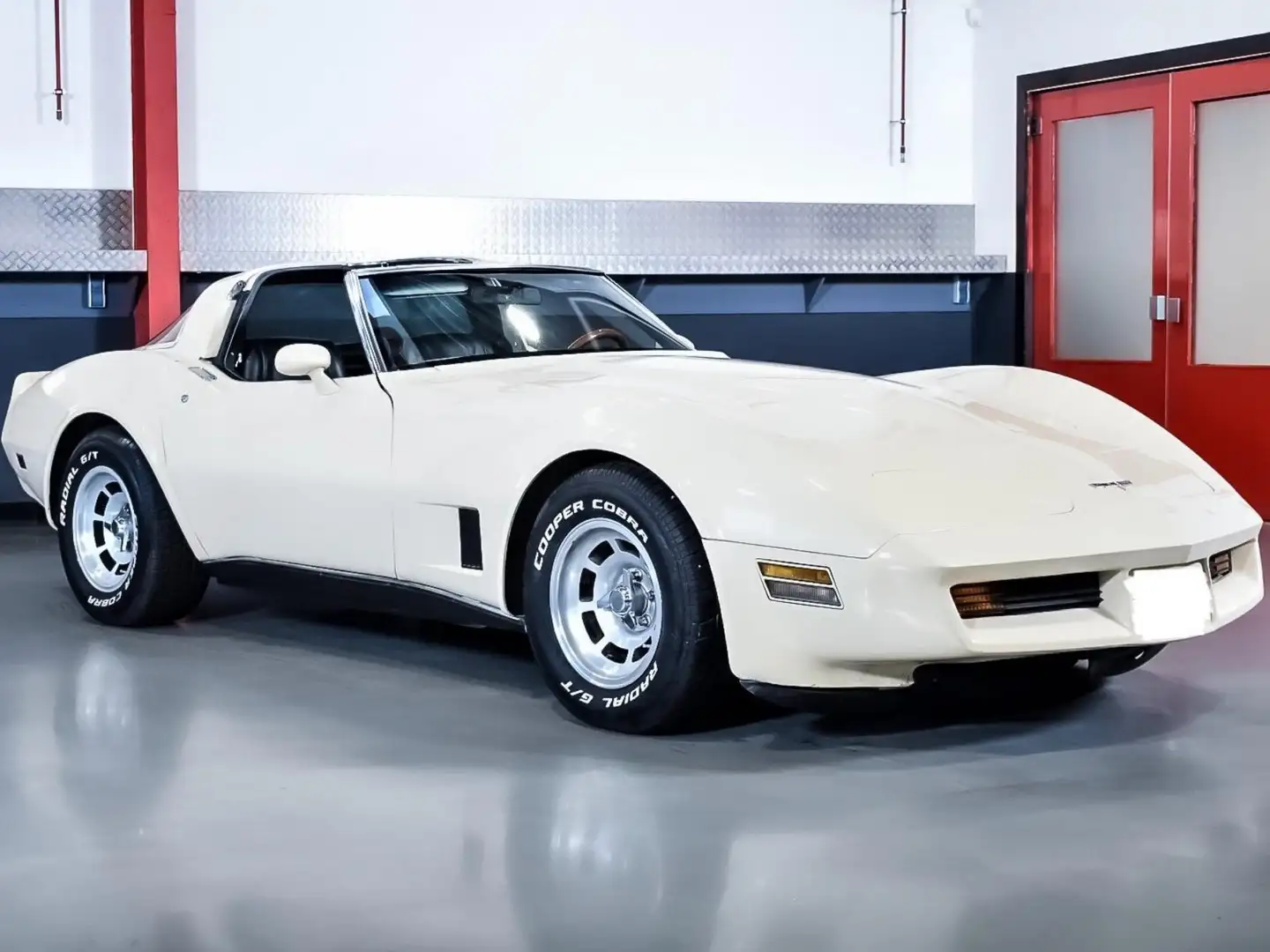 Chevrolet Corvette C3 V8 5.7L Targa T-Top Prête à immatriculer Beige - 1