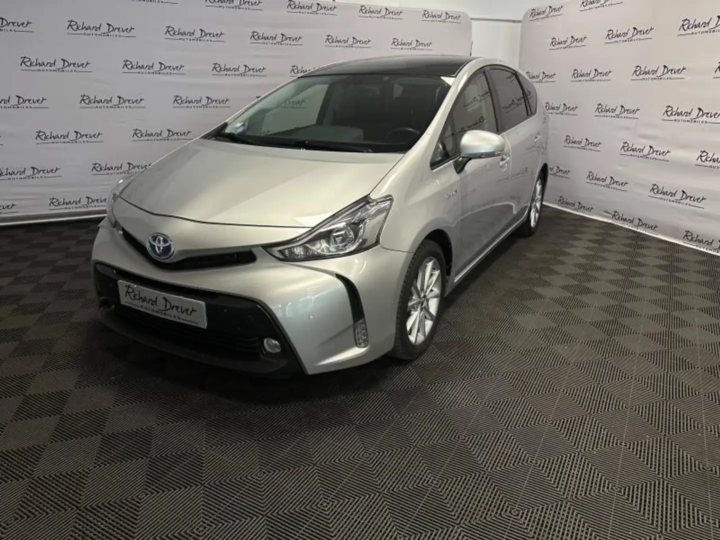 Toyota Prius+ 136h SkyView Gris - 1