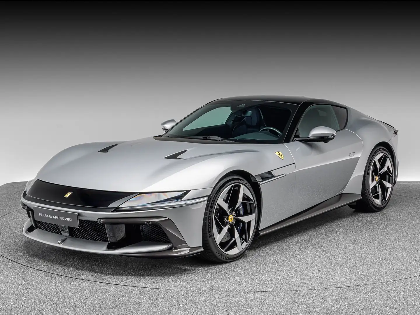 Ferrari 12 Cilindri 12Cilindri Silber - 1