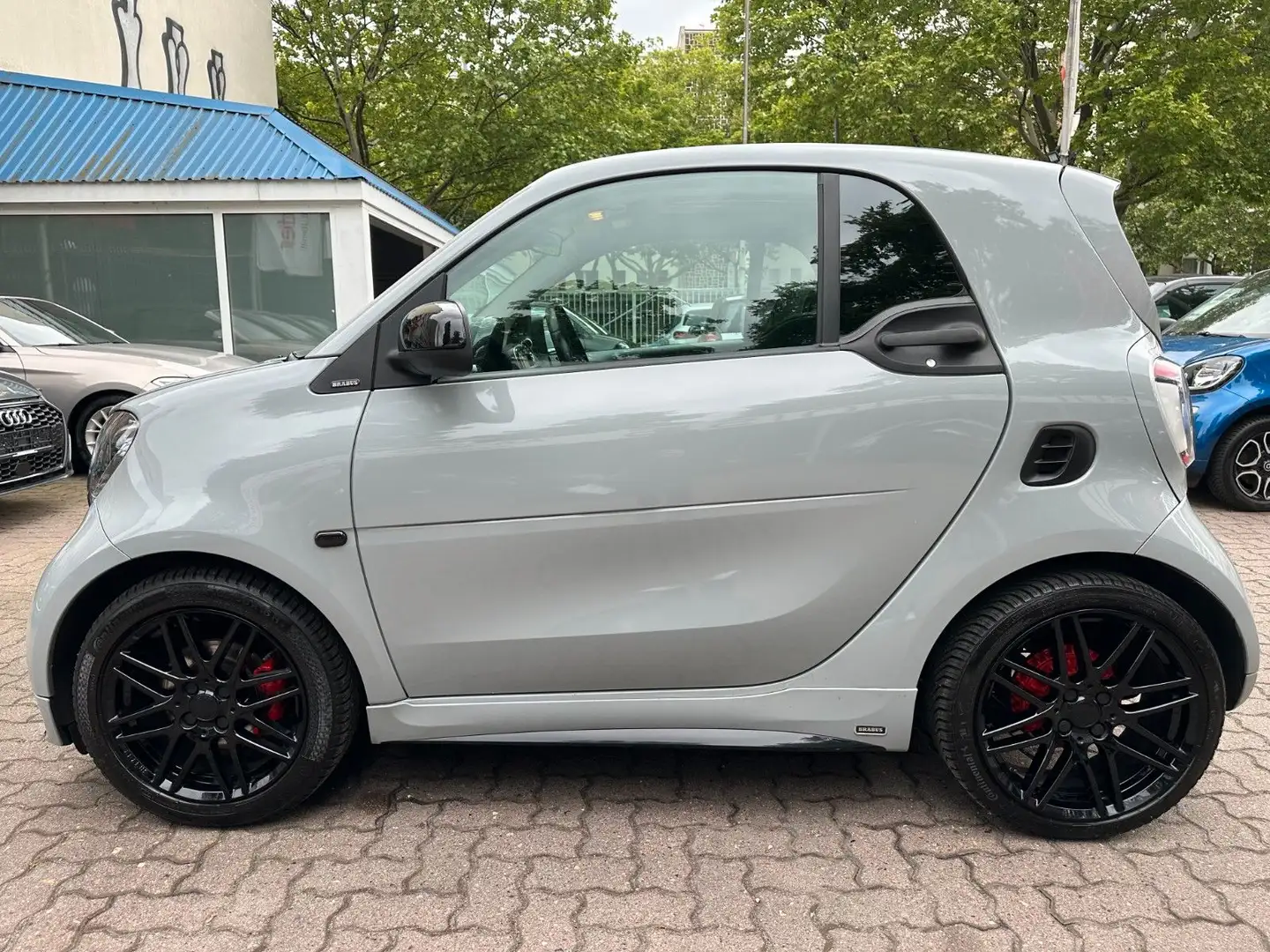 smart forTwo fortwo BRABUS Xcl DCT*LEDER*NAV*JBL*KAM*117PS Černá - 2