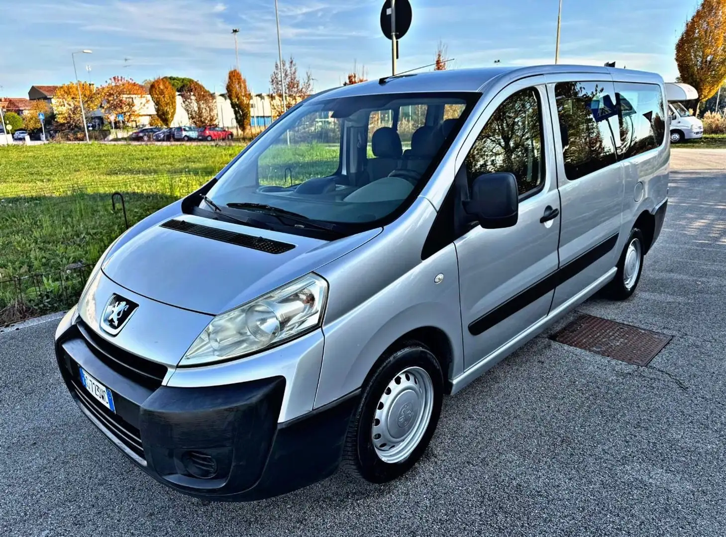 Peugeot Expert 2.0 Hdi 120cv 9 Posti - 1