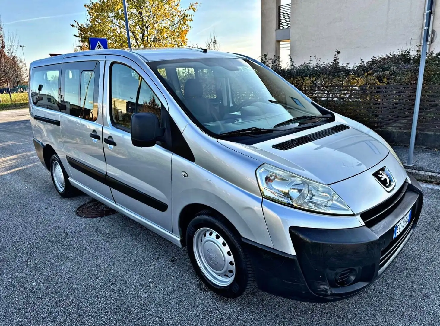 Peugeot Expert 2.0 Hdi 120cv 9 Posti - 2
