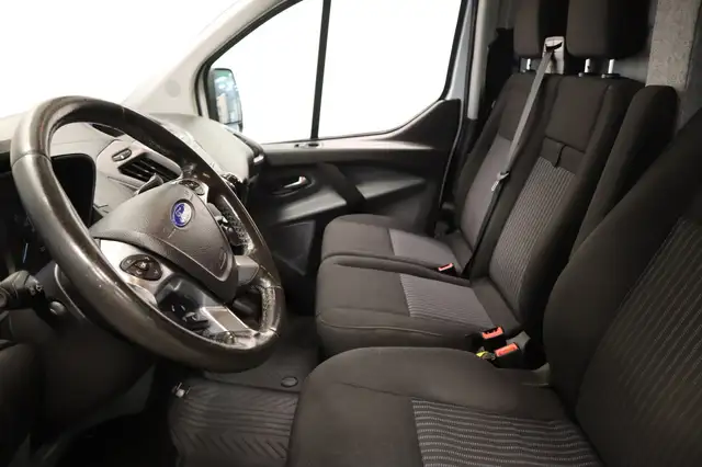 Ford Transit Custom view 8
