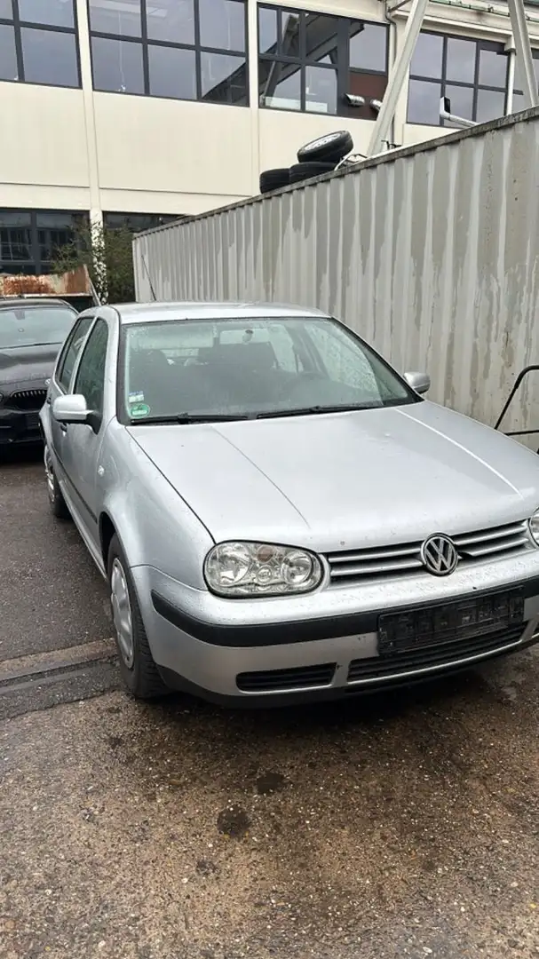 Volkswagen Golf 1.4 Basis Срібний - 1