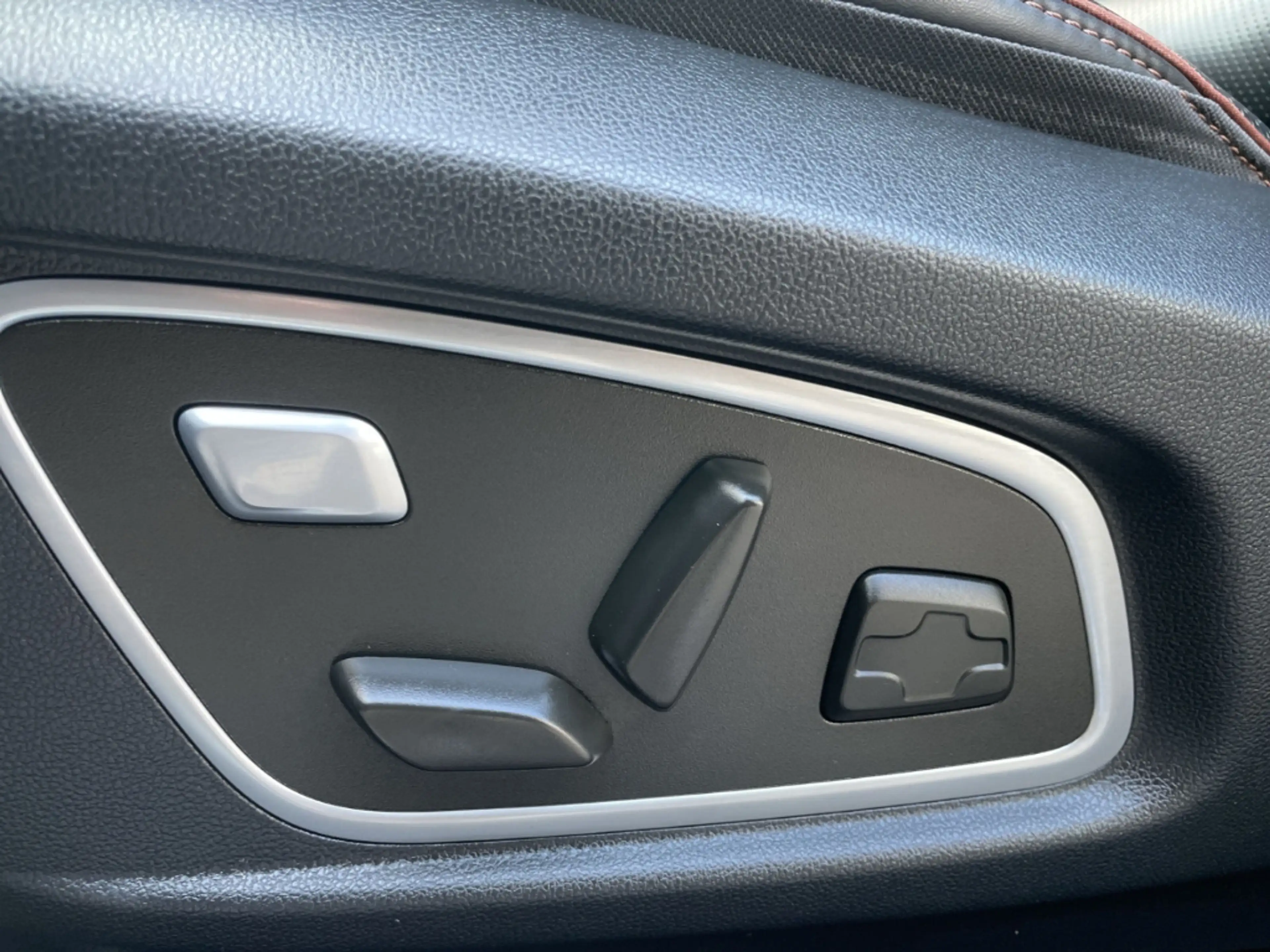 Renault Koleos TCe Initiale Paris Pano/Kamera/Bose/Navi/el.Heckkl — photo 10