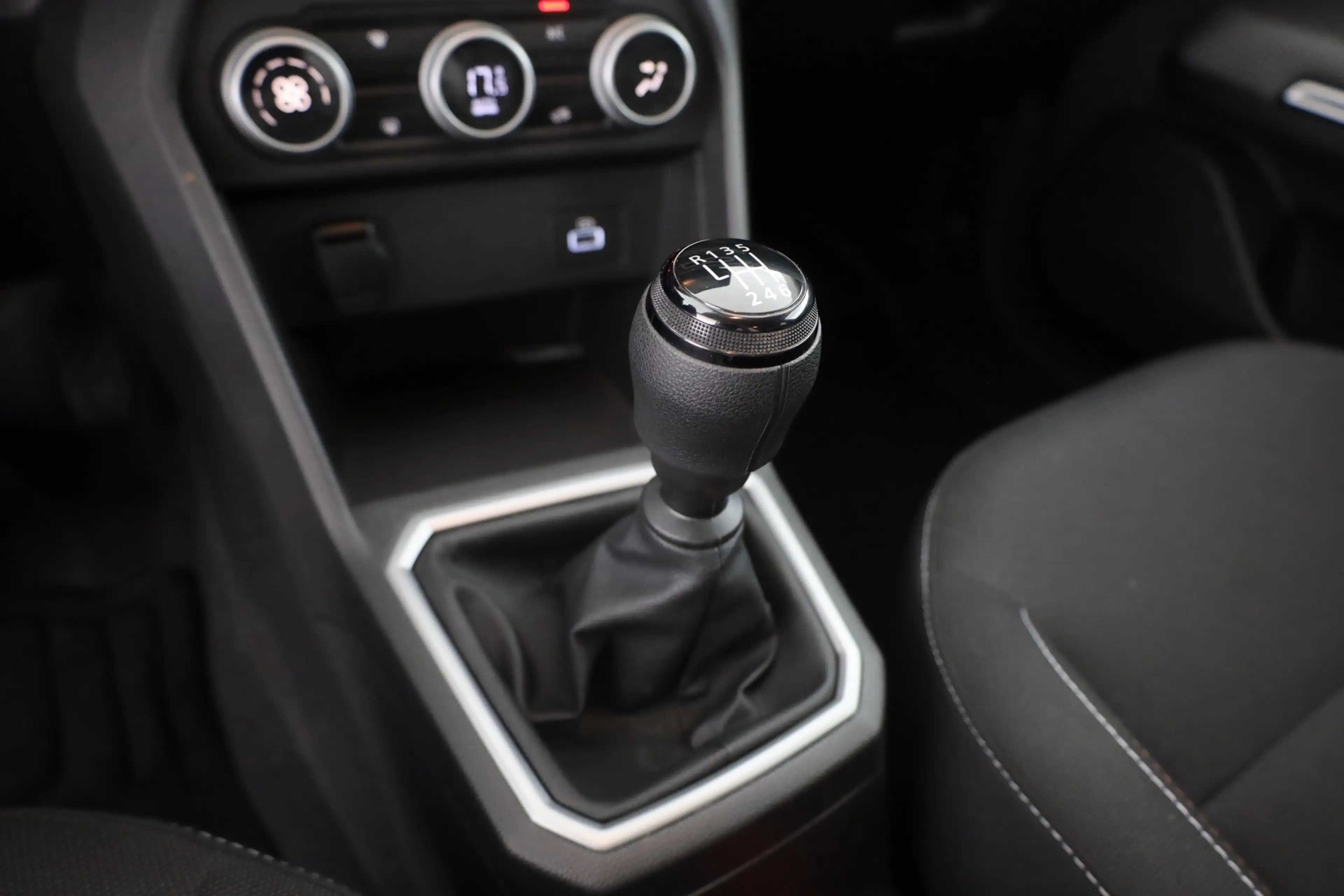 Dacia Jogger 1.0 TCE Extreme+ LED Navi Kamera AHK DAB — photo 15