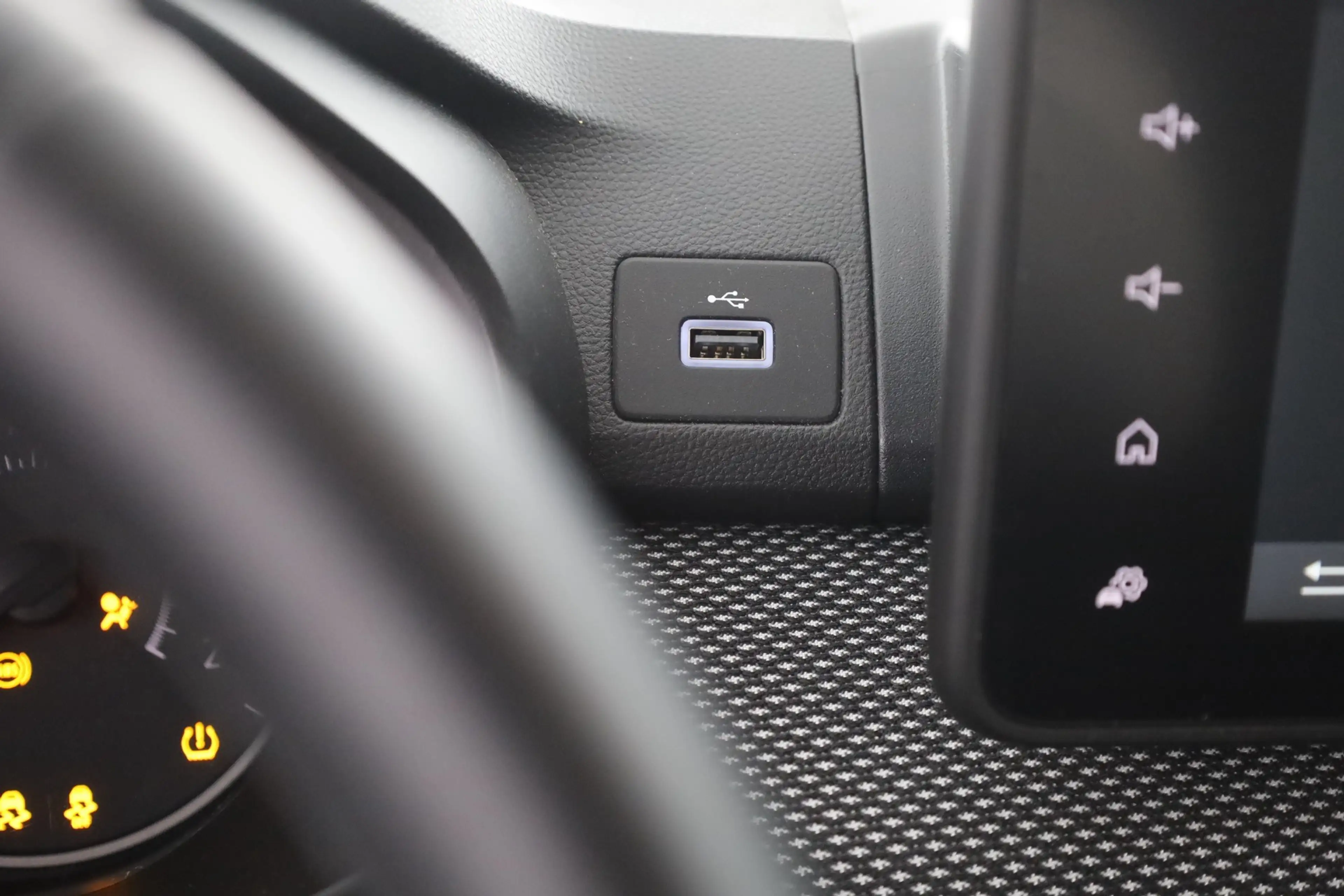 Dacia Jogger 1.0 TCE Extreme+ LED Navi Kamera AHK DAB — photo 12
