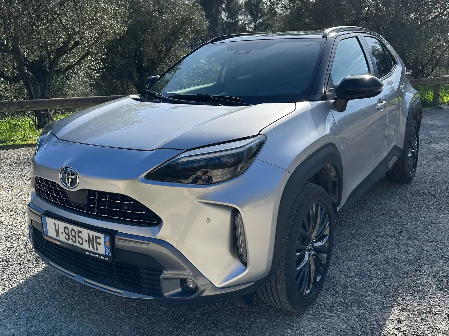 Toyota Yaris cross Gri - 1