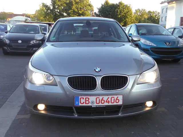 BMW 520 520i,1 HAND, KLMA,ALU.NAVI,TEMPOMAT,XENON