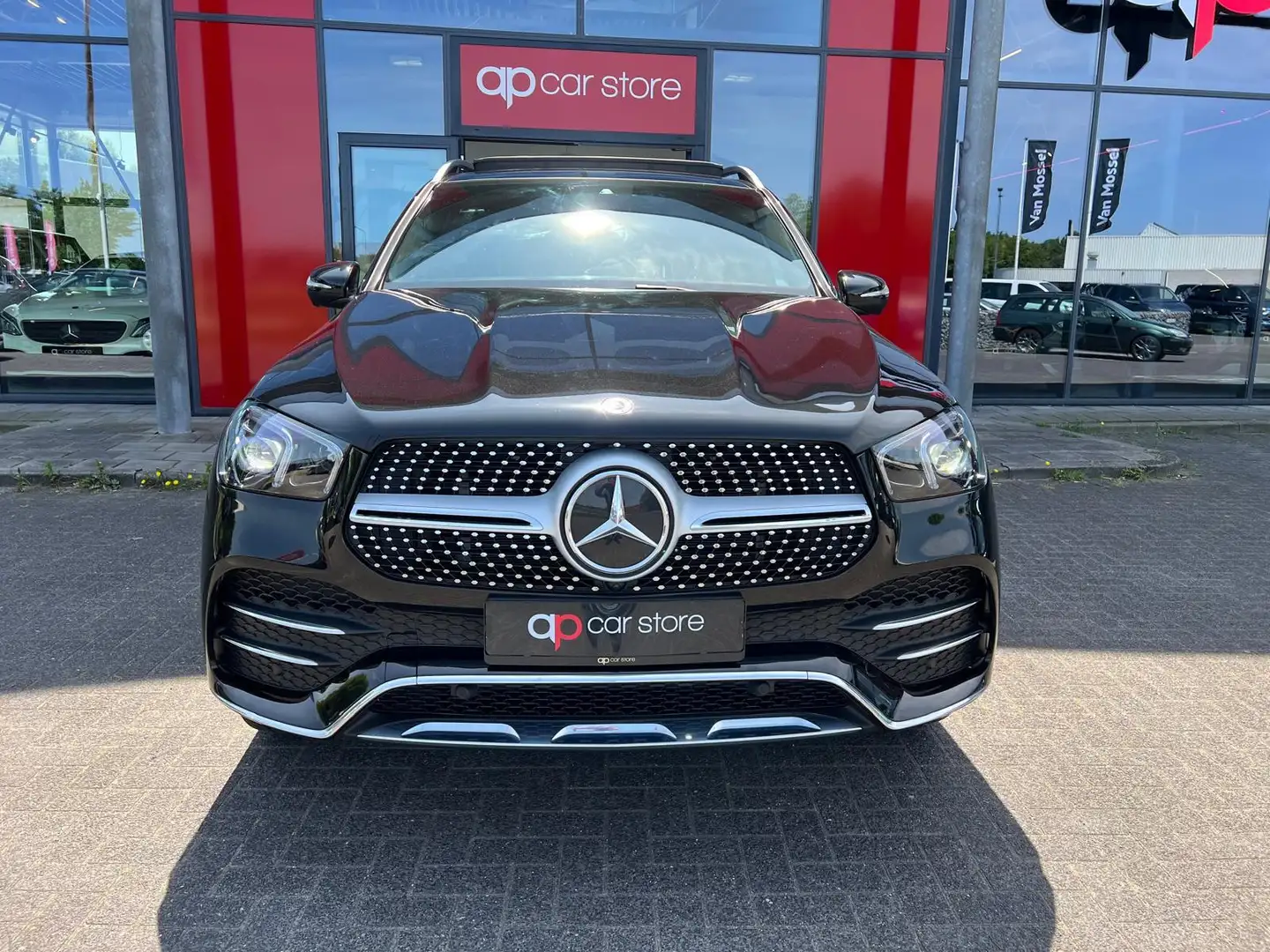 Mercedes-Benz GLE 350 e 4MATIC AMG/Panorama/Trekhaak Zwart - 2