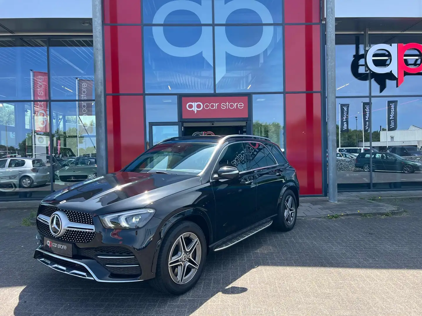 Mercedes-Benz GLE 350 e 4MATIC AMG/Panorama/Trekhaak Zwart - 1