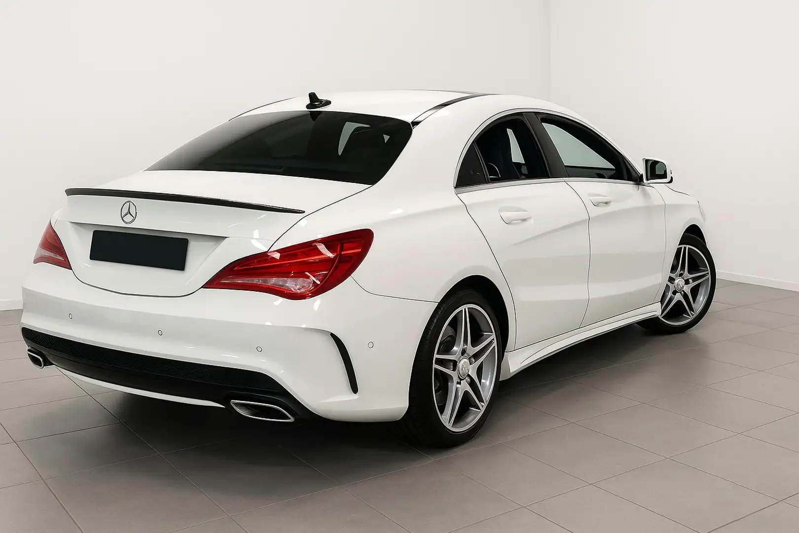 Mercedes-Benz CLA 220 220CDI AMG Line 7G-DCT - 2