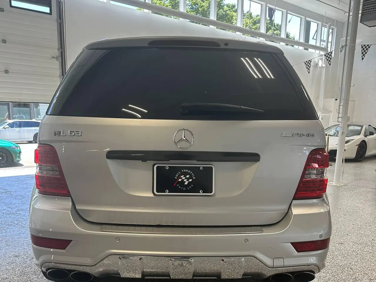 Mercedes-Benz M-Class снимка Mercedes-Benz M-Class