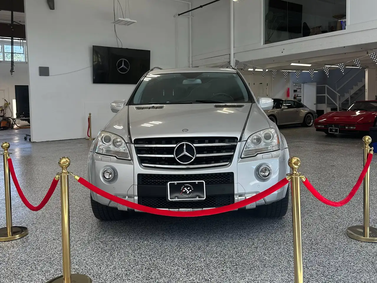 Mercedes-Benz M-Class снимка Mercedes-Benz M-Class