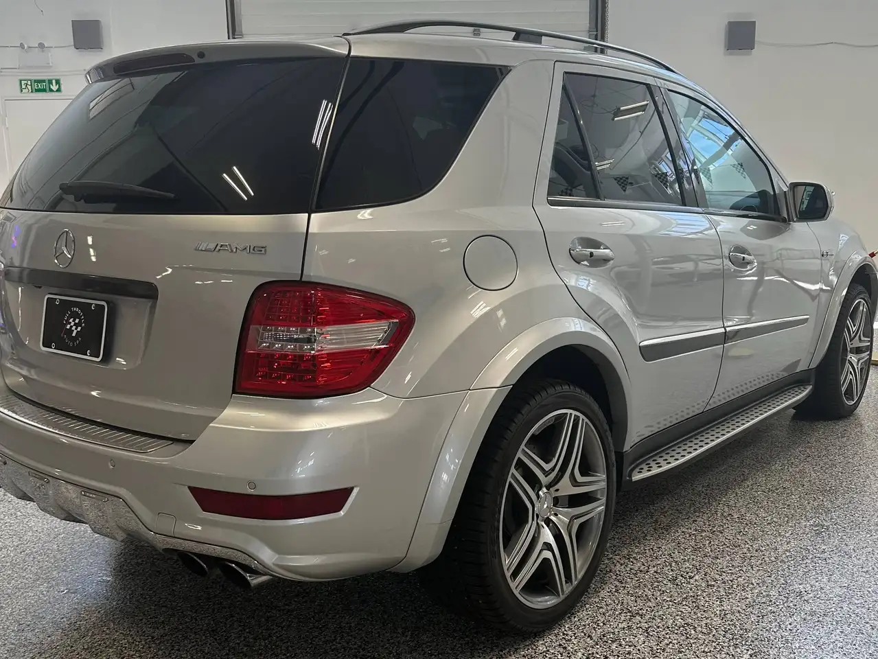 Mercedes-Benz M-Class снимка Mercedes-Benz M-Class