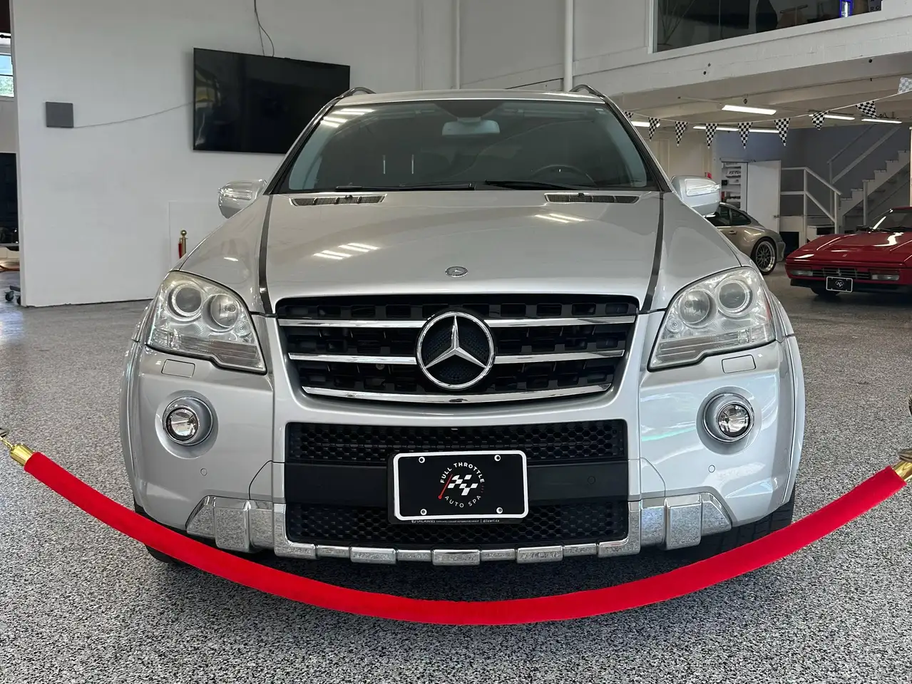 Mercedes-Benz M-Class снимка Mercedes-Benz M-Class
