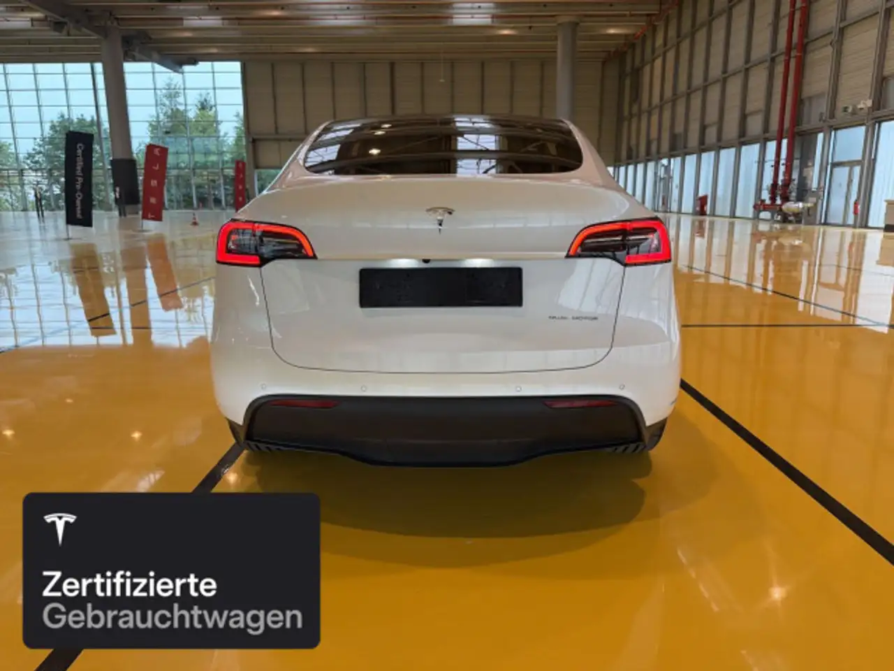 2022 Tesla Model Y Long Range AWD, photograph 6