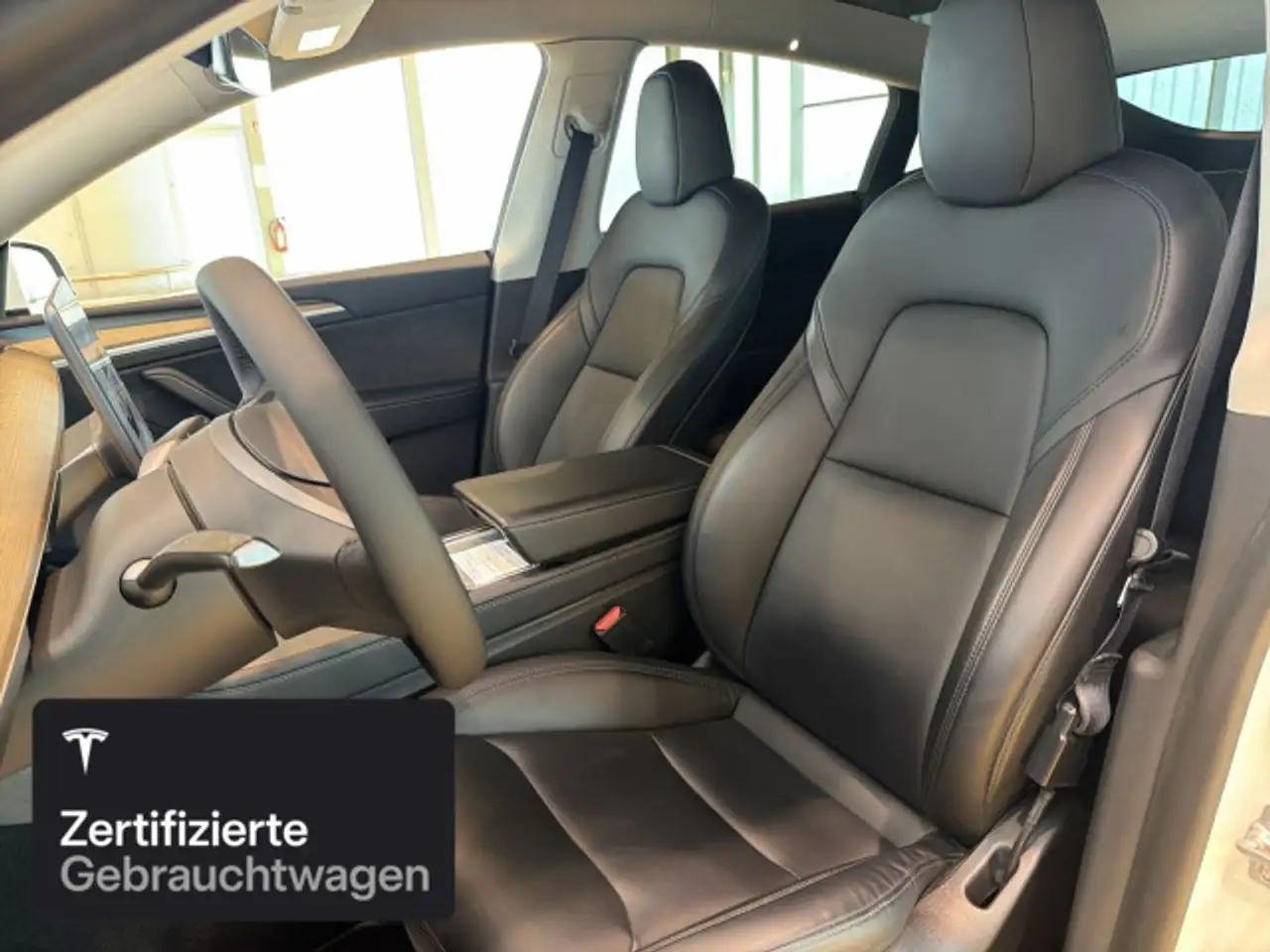 2022 Tesla Model Y Long Range AWD, photograph 10