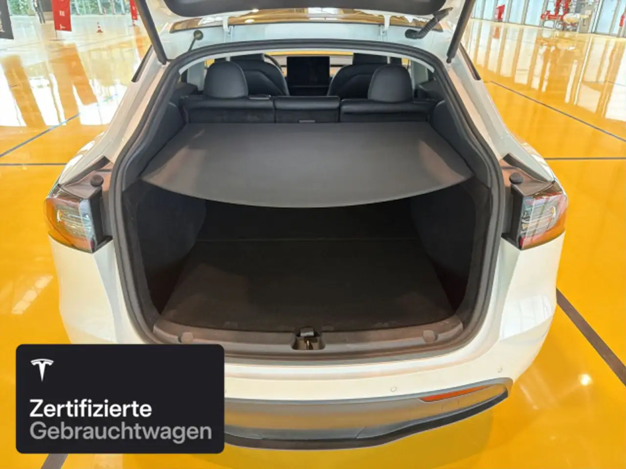 2022 Tesla Model Y Long Range AWD, photograph 9
