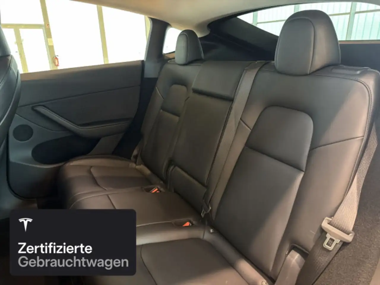 2022 Tesla Model Y Long Range AWD, photograph 12