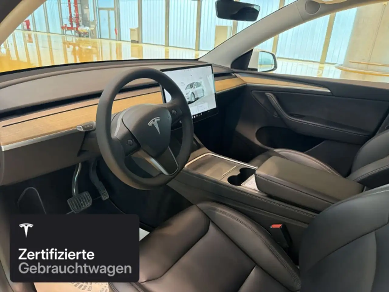 2022 Tesla Model Y Long Range AWD, photograph 11