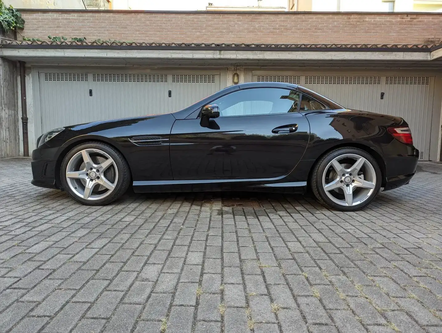 Mercedes-Benz SLK 250 SLK 250 (cgi be) Sport auto Negru - 1