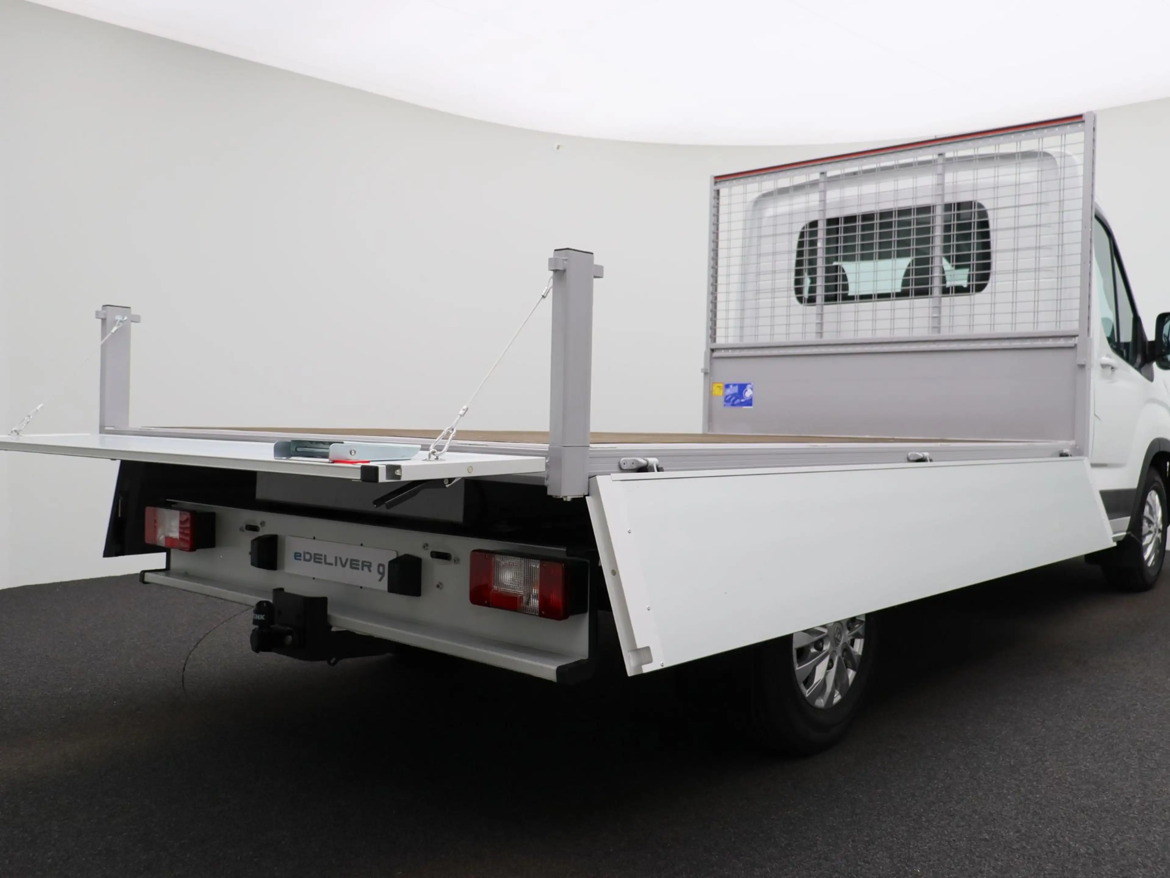 Maxus eDeliver 9 L3 65 kWh Cityworker Open laadbak 380 CM x 209 CM — photo 10