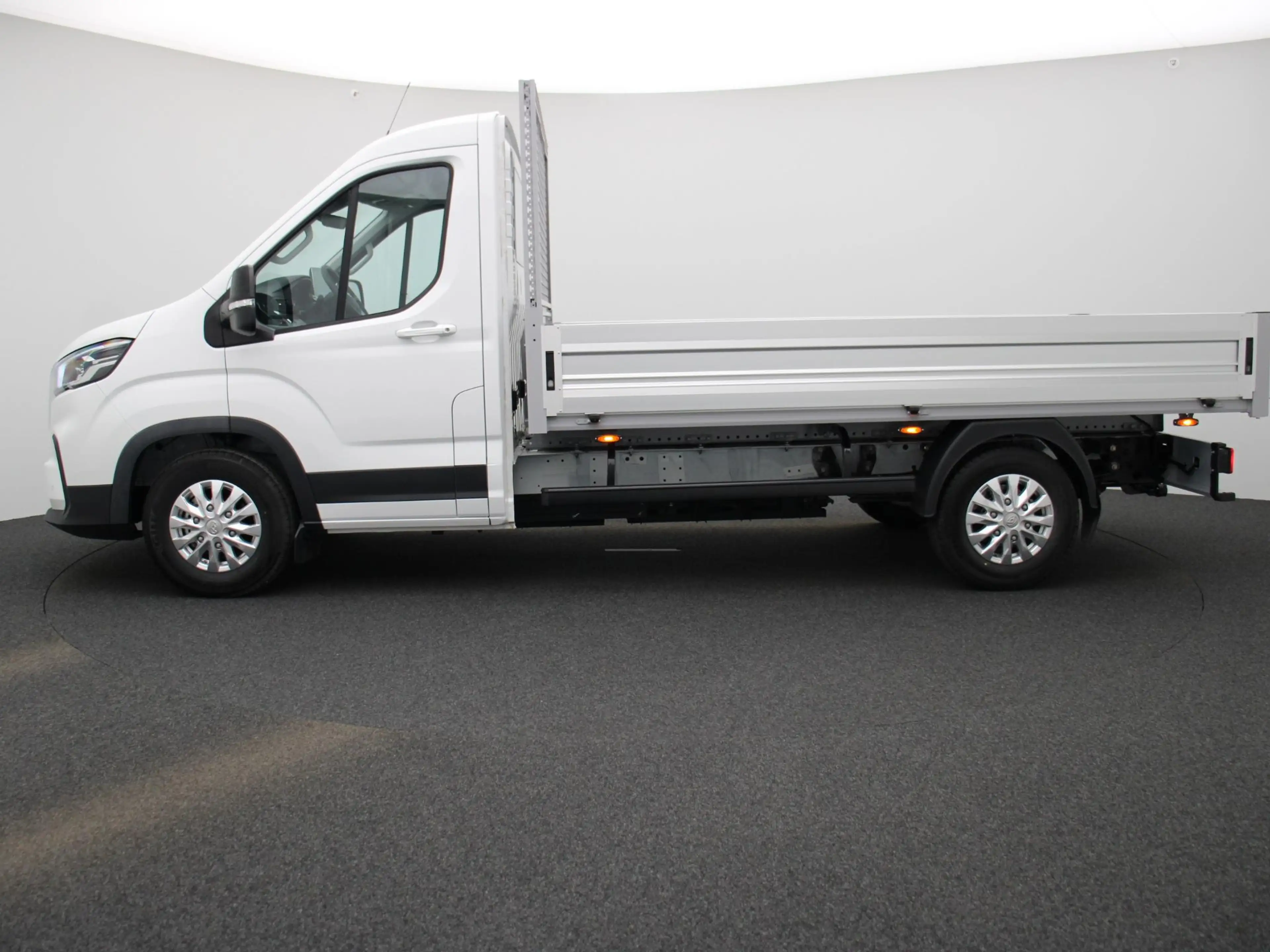 Maxus eDeliver 9 L3 65 kWh Cityworker Open laadbak 380 CM x 209 CM — photo 4