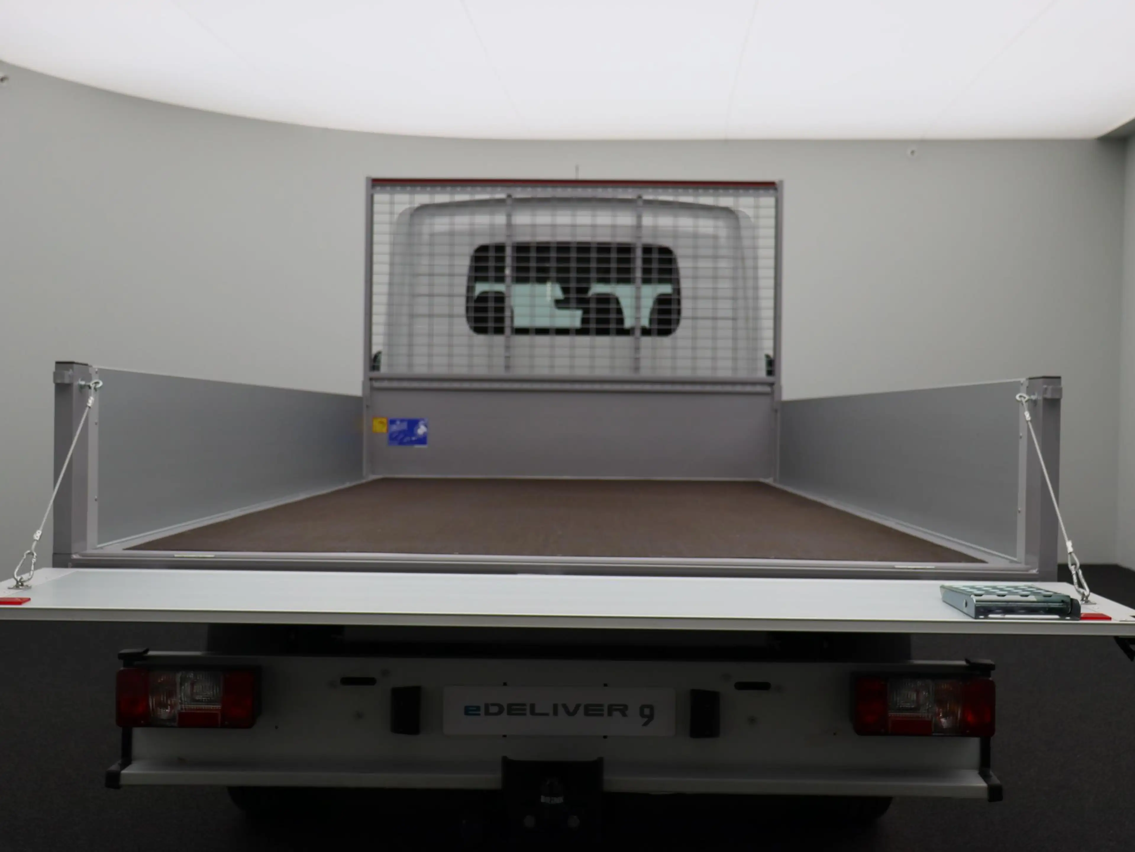 Maxus eDeliver 9 L3 65 kWh Cityworker Open laadbak 380 CM x 209 CM — photo 8