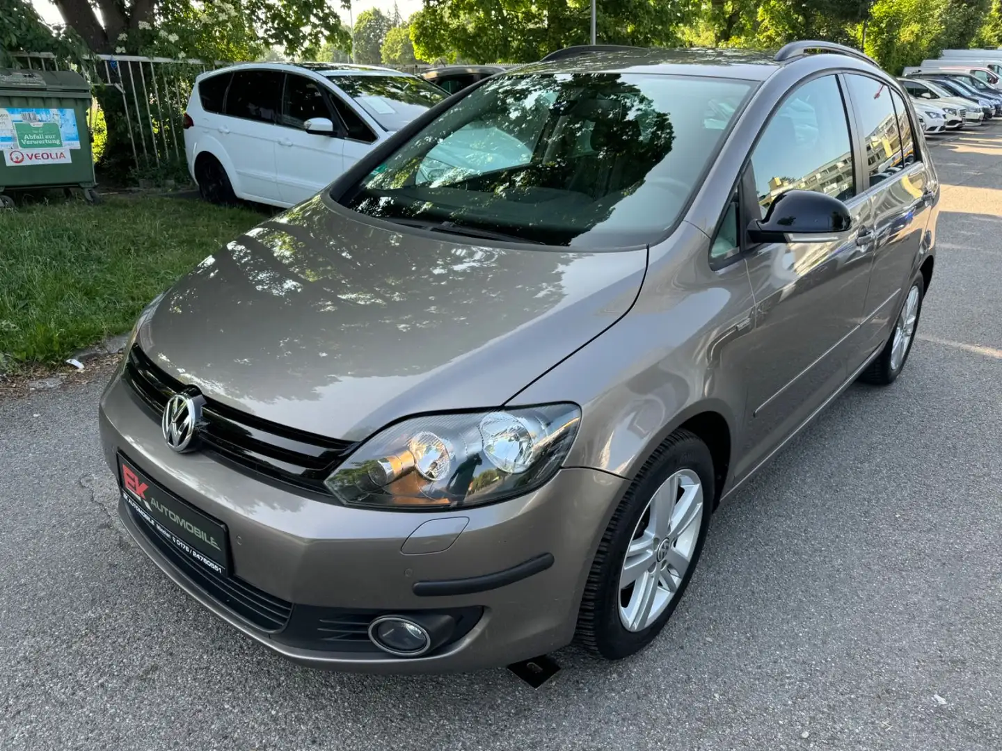 Volkswagen Golf Plus VI Match 1 Hand SHZ PDC Braun - 1