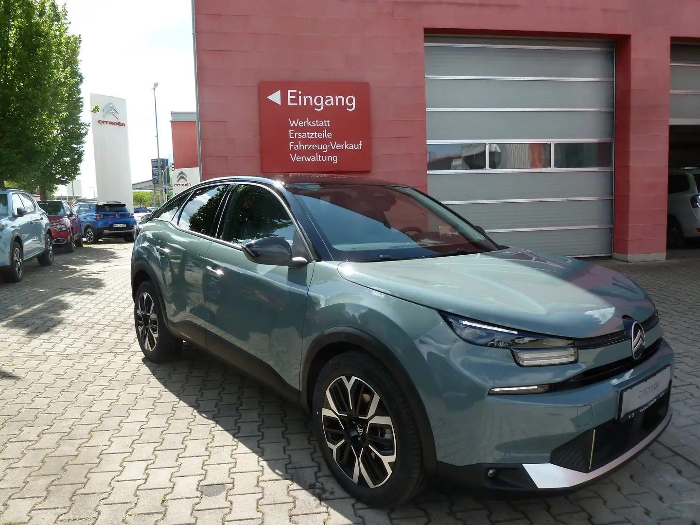 Citroen C4 PureTech 130 EAT8 MAX Winterpaket, Dach schwarz Groen - 1