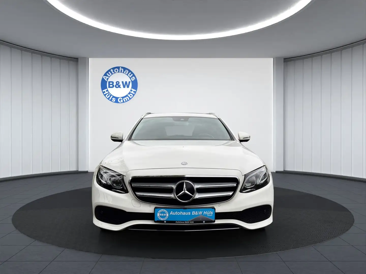 Mercedes-Benz E 220 d*LEDER*AHK*SHZ*NAVI* Weiß - 2