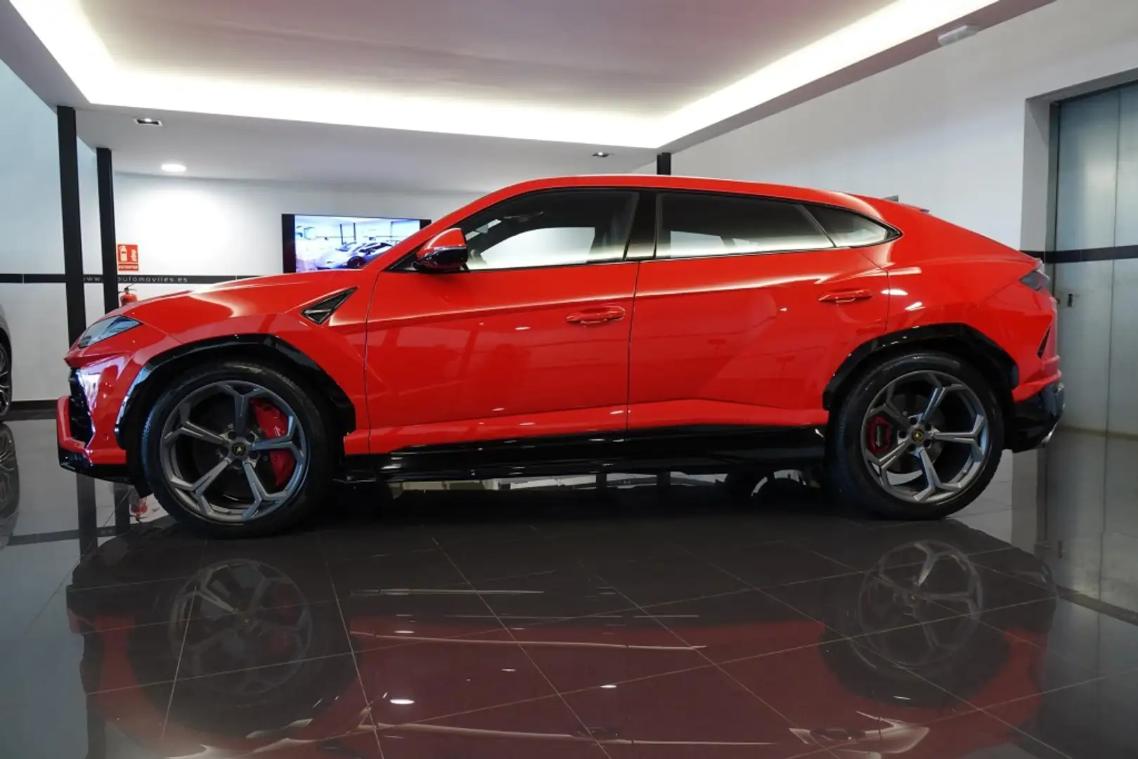 Lamborghini Urus 4.0 V8 Aut. Rojo - 2