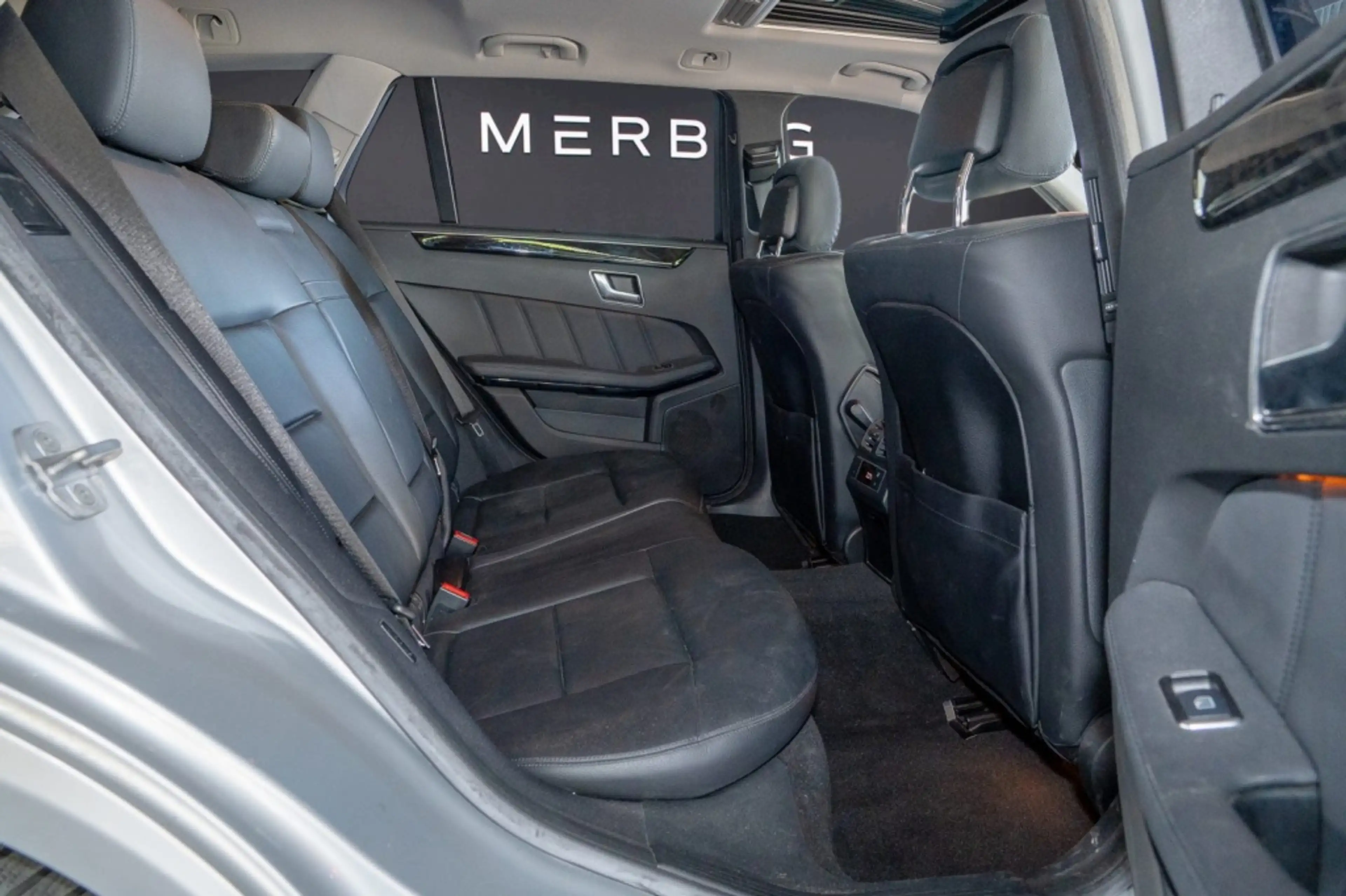 Mercedes-Benz E 350 CDI BlueEFFICIENCY T *Avantgarde Distro — photo 9