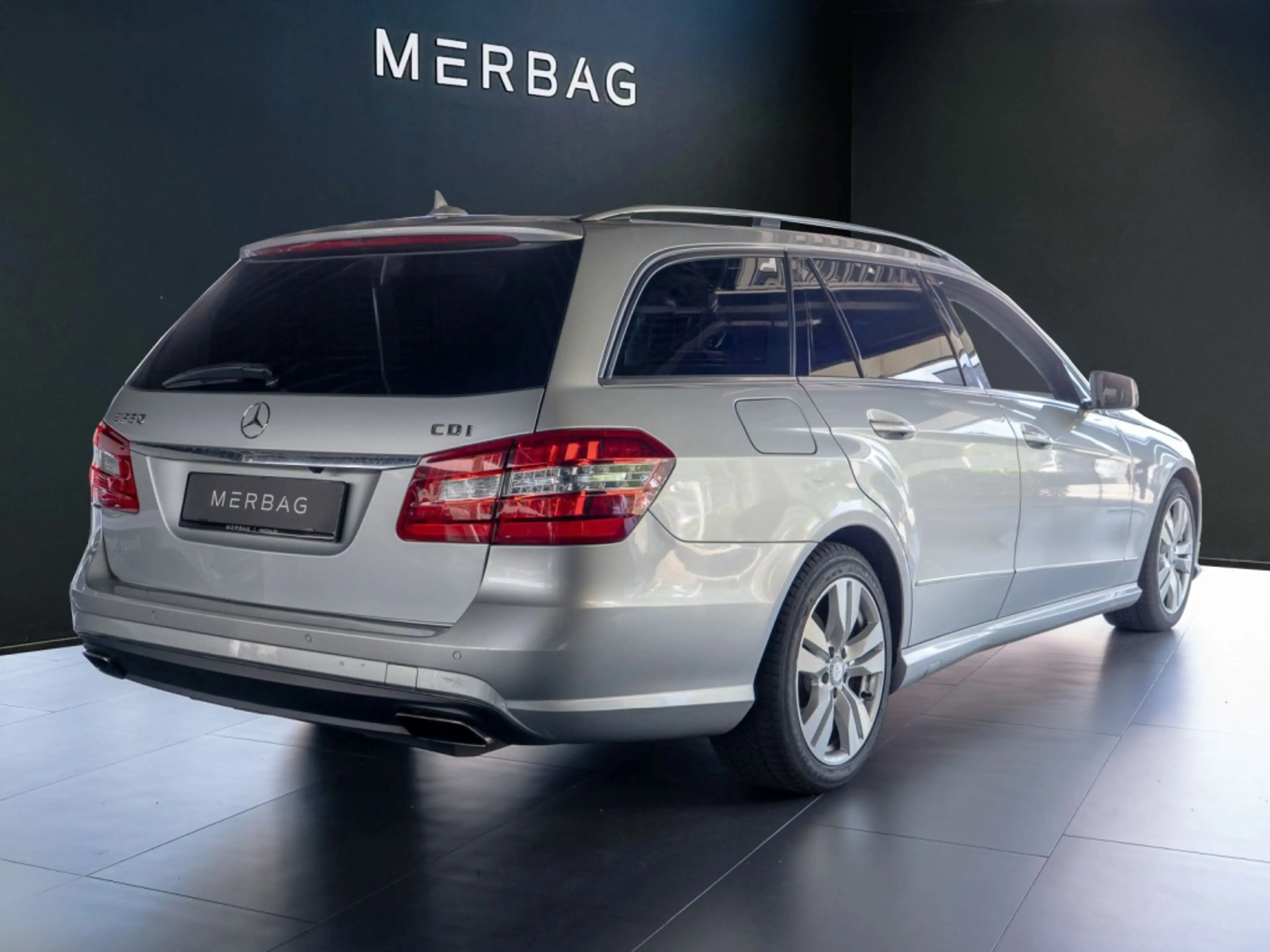 Mercedes-Benz E 350 CDI BlueEFFICIENCY T *Avantgarde Distro — photo 3