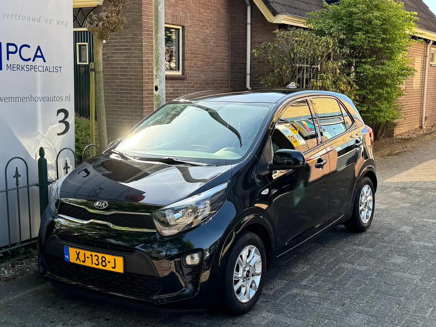 Kia Picanto 1.0 CVVT ComfortPlusLine Navigator Airco/Lichtmeta Zwart - 2