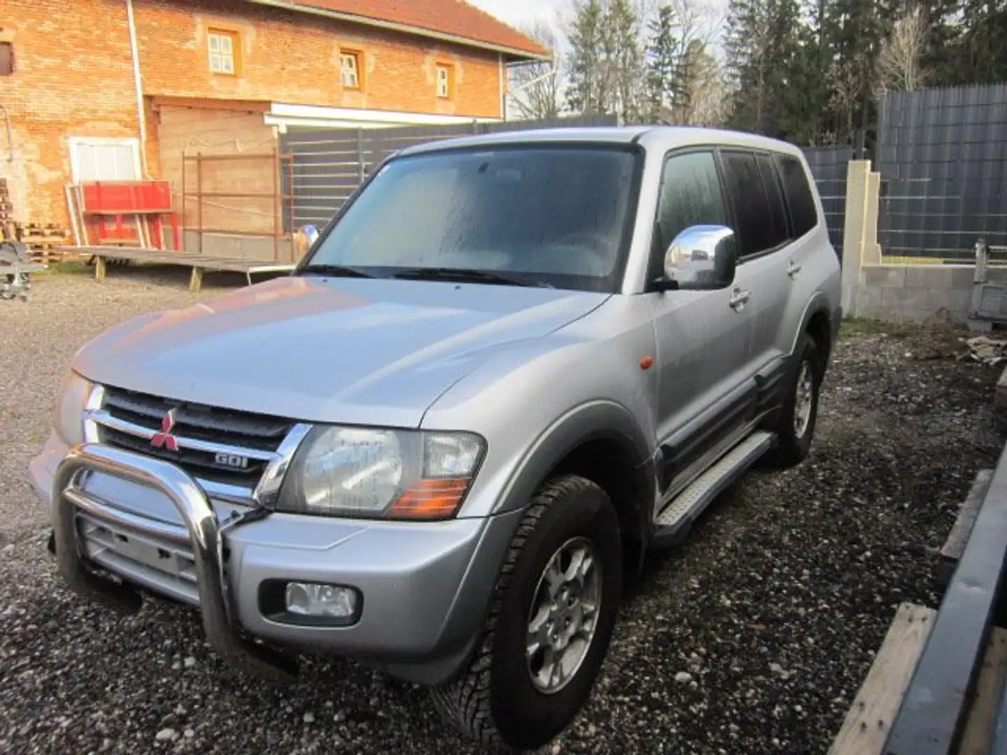 Mitsubishi Pajero Wagon GLS LE SD 3,5 GDI Aut. Silber - 2