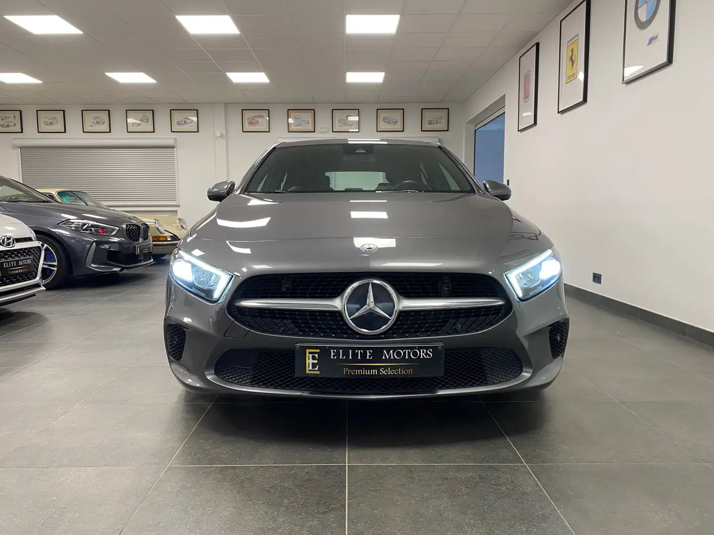 Mercedes-Benz A 180 A 180d Business Solution / 1erMAIN/ FULL/ Noir - 2