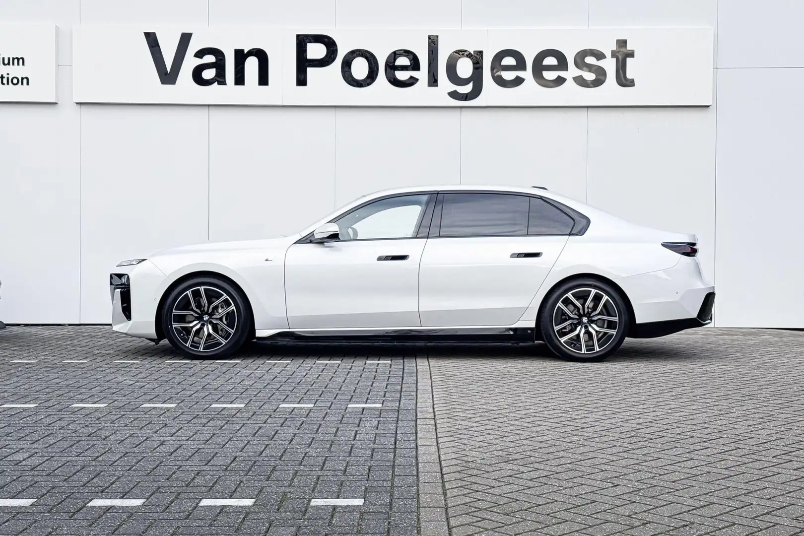 BMW i7 eDrive50 106 kWh Exclusive Lounge | M Sport | Conn Blanc - 2
