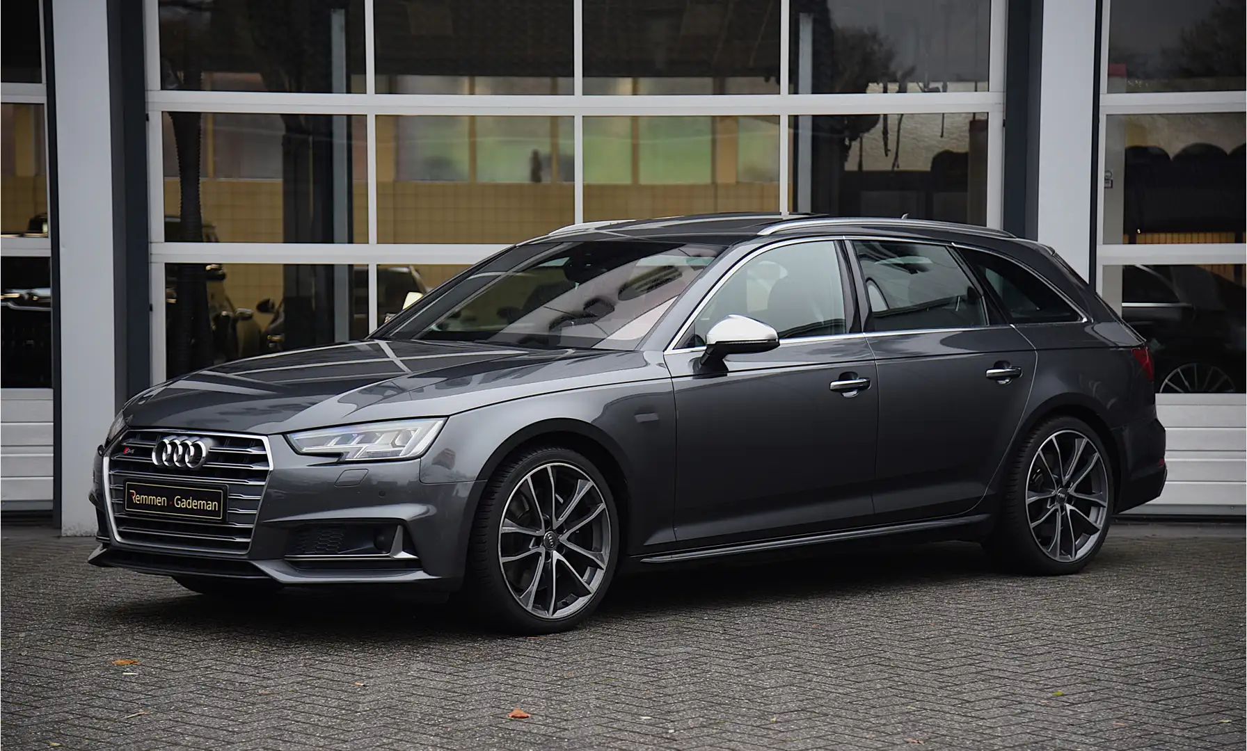 Audi A4 Avant 3.0 TFSI S4 quattro Pro Line Plus Gris - 2