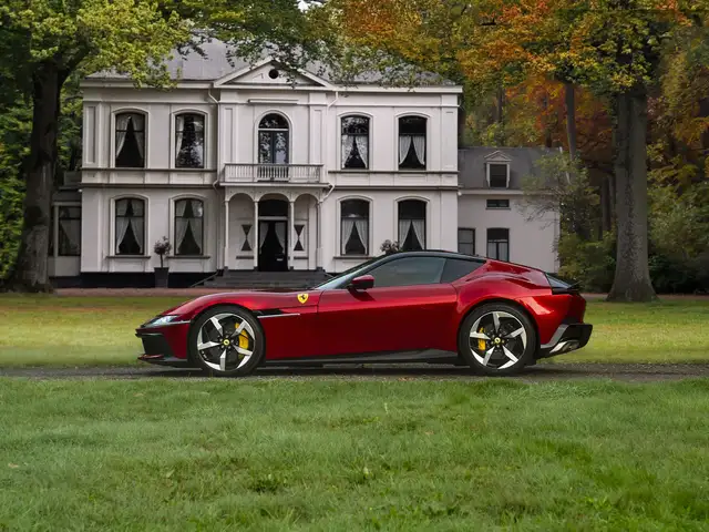 Ferrari 12Cilindri 6.5 V12 | Airbrushed shields | Full carbon | Rosso