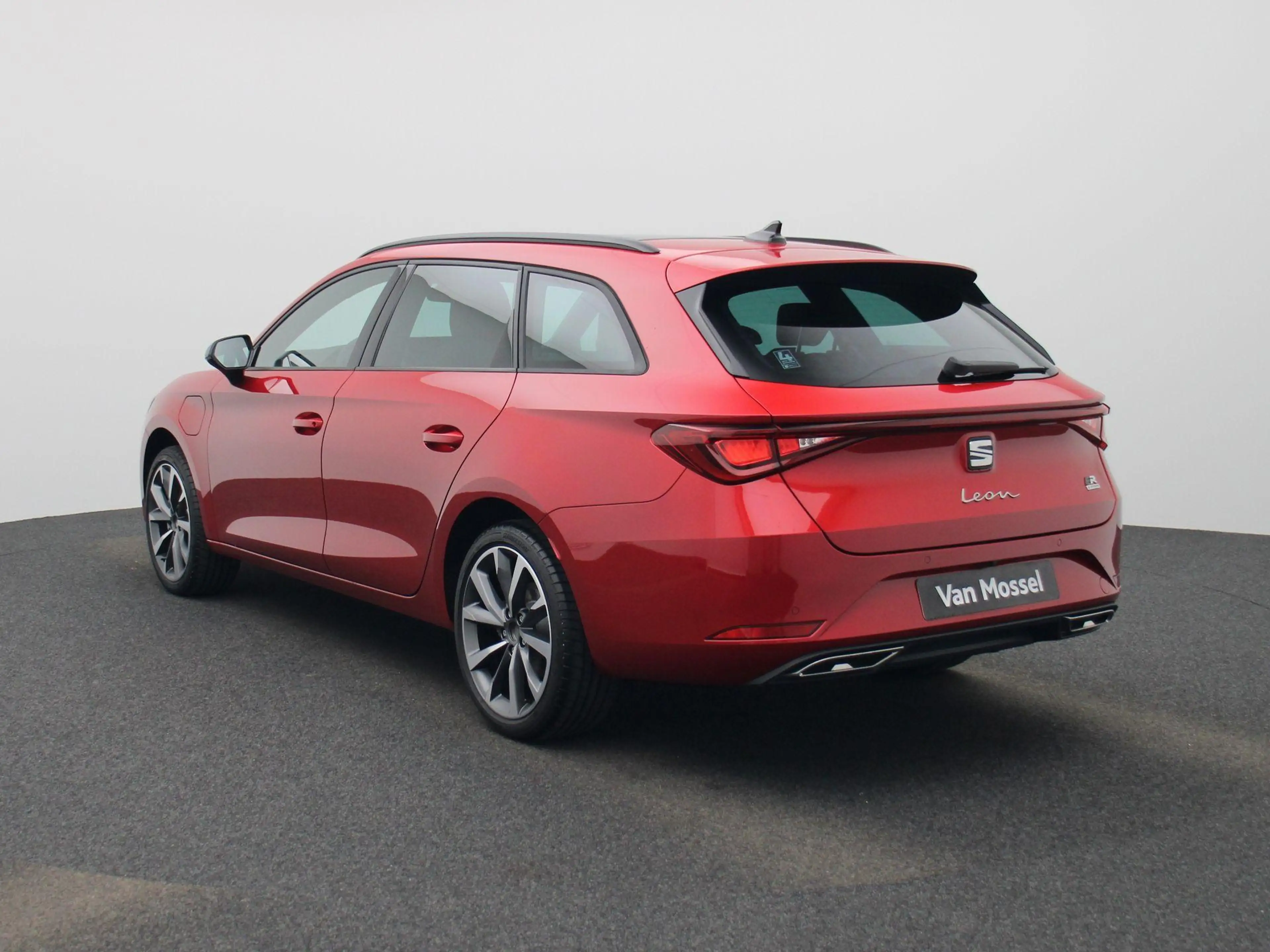 SEAT Leon e-Hybrid Sportstourer 1.5 TSI FR Business 204 PK | Automaat — photo 2