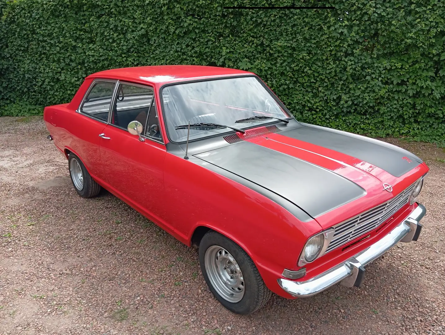 Opel Kadett Червоний - 2