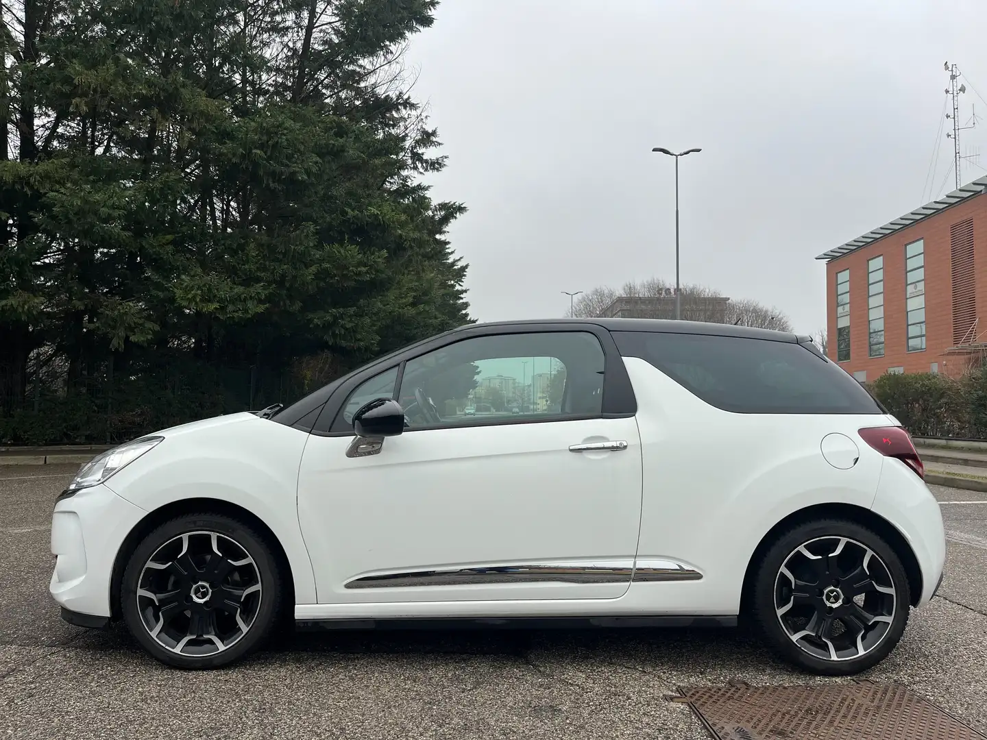 DS Automobiles DS 3 DS3 1.6 bluehdi Chic 75cv - 2