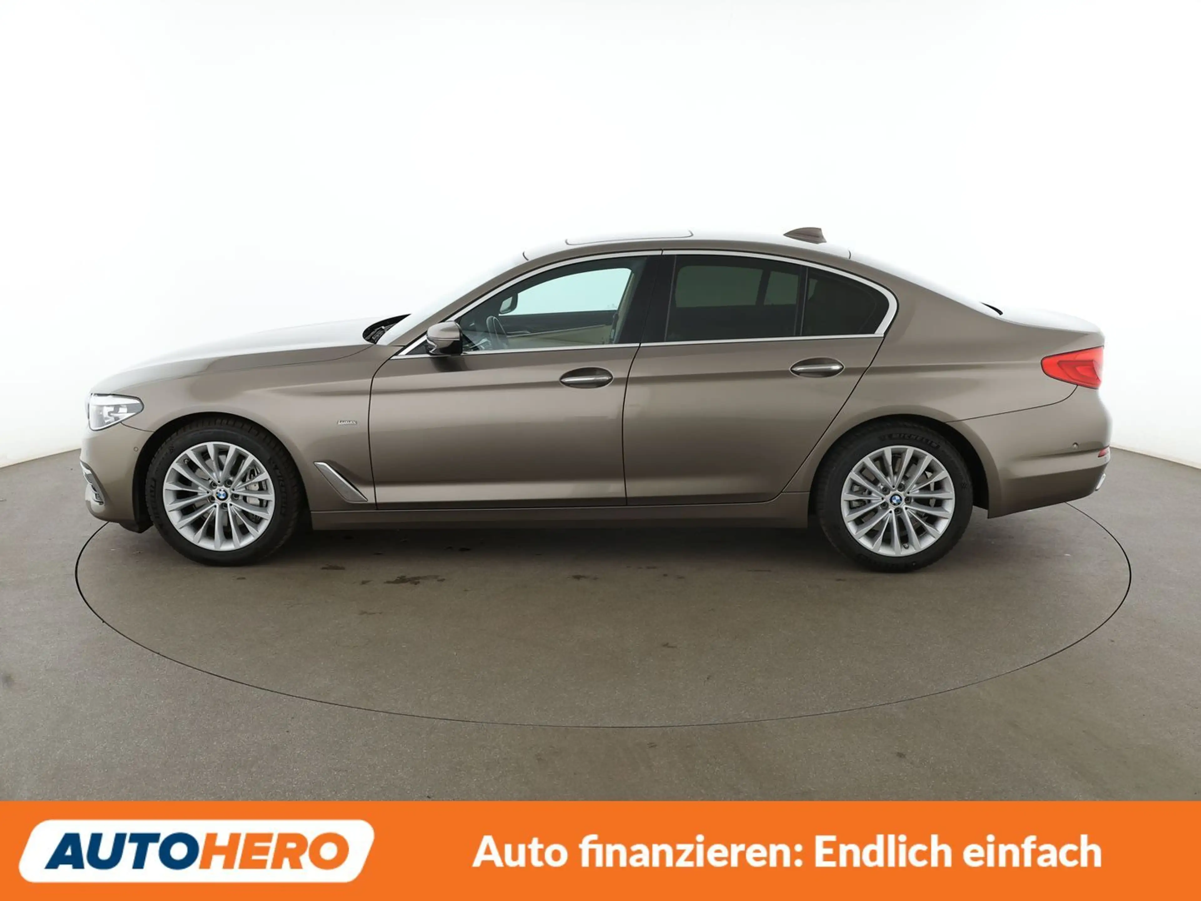 BMW 540 i Luxury Line Aut.*NAVI*PDC*TEMPO*SHZ* — photo 3