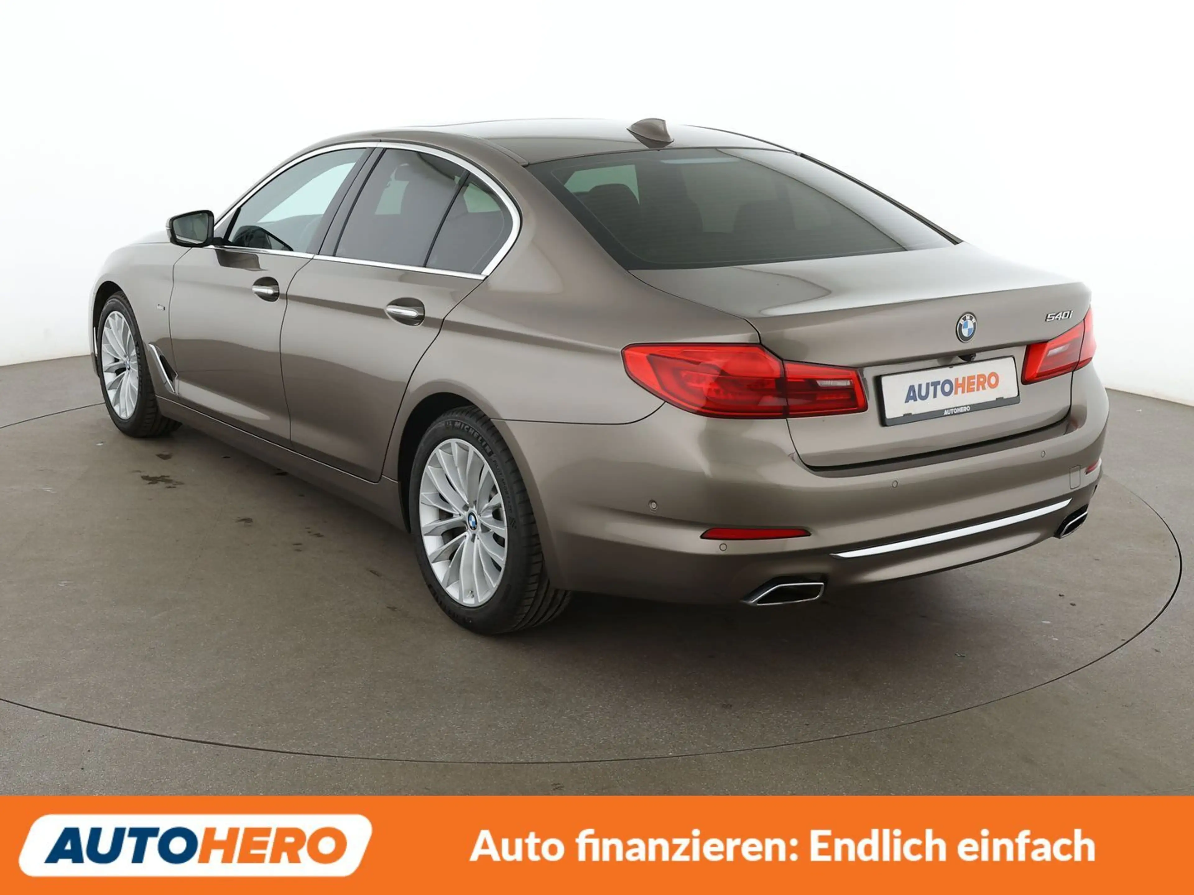 BMW 540 i Luxury Line Aut.*NAVI*PDC*TEMPO*SHZ* — photo 4