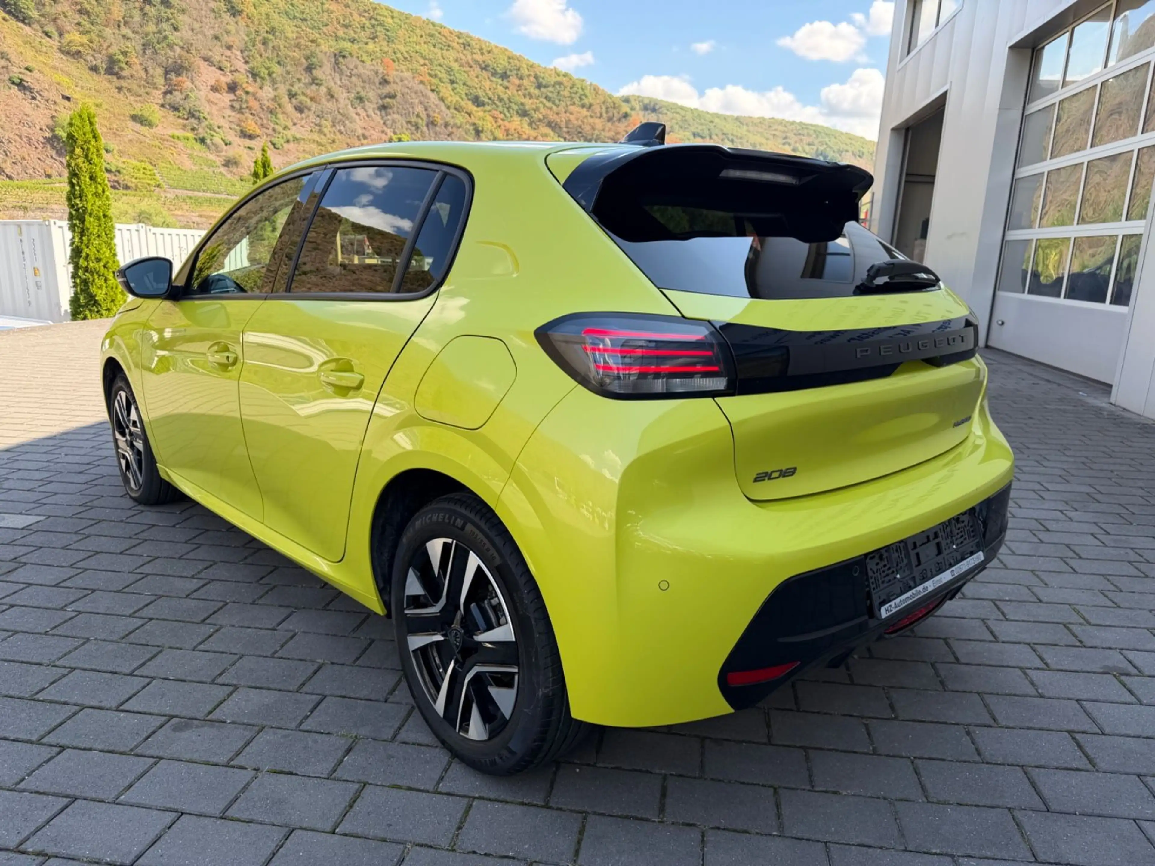 Peugeot 208 Allure *Automatik* — photo 2