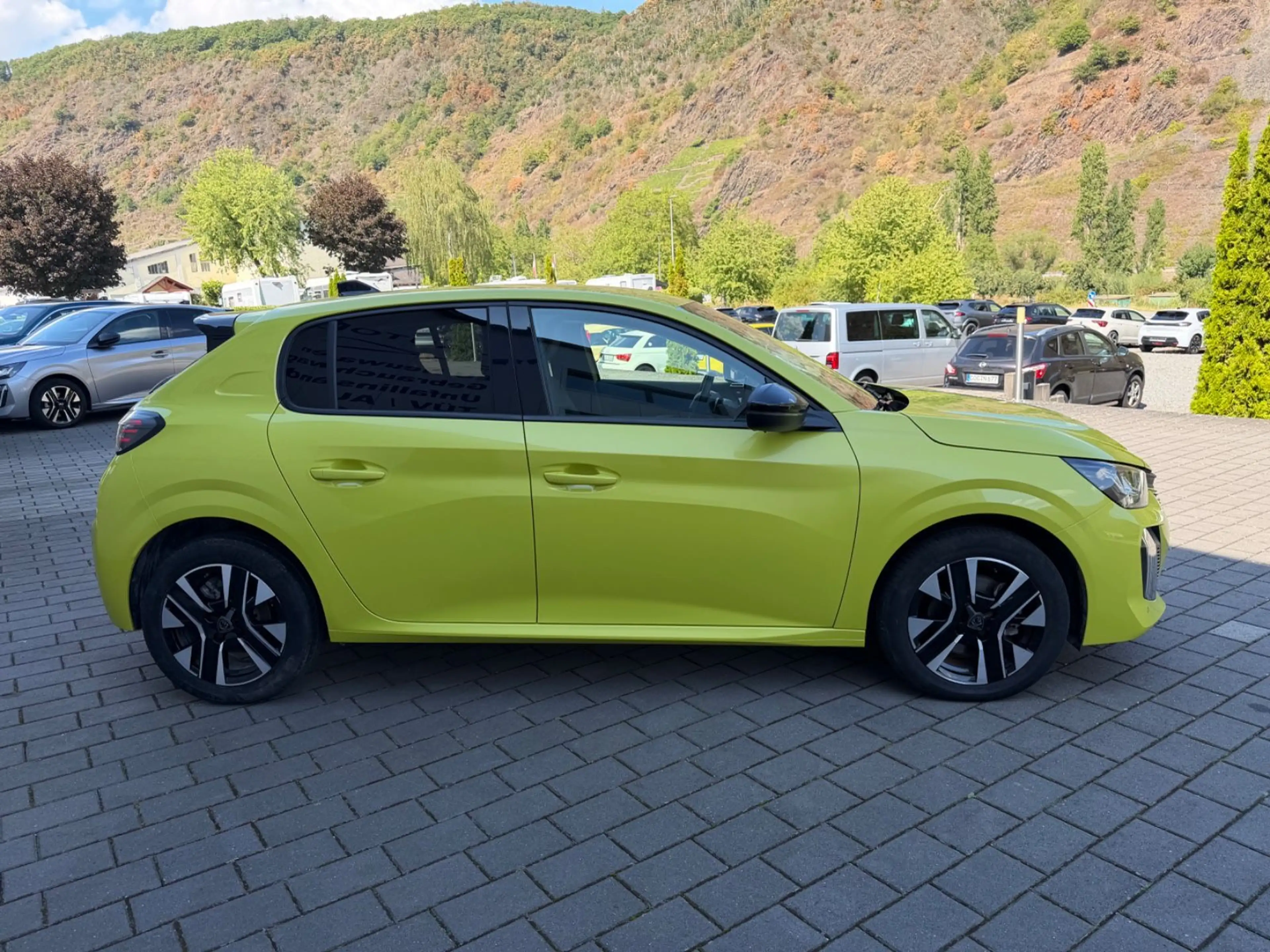 Peugeot 208 Allure *Automatik* — photo 4