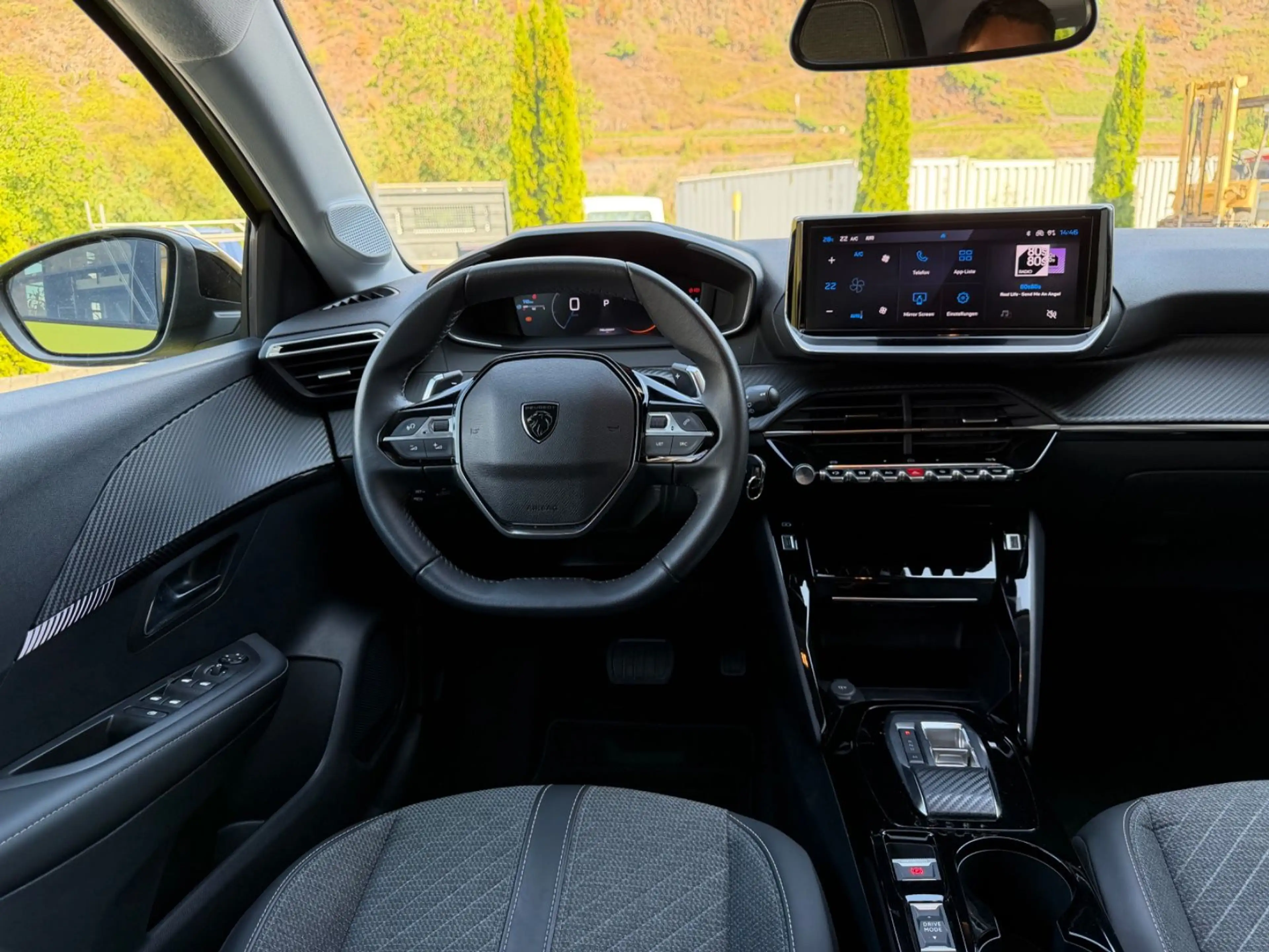 Peugeot 208 Allure *Automatik* — photo 9