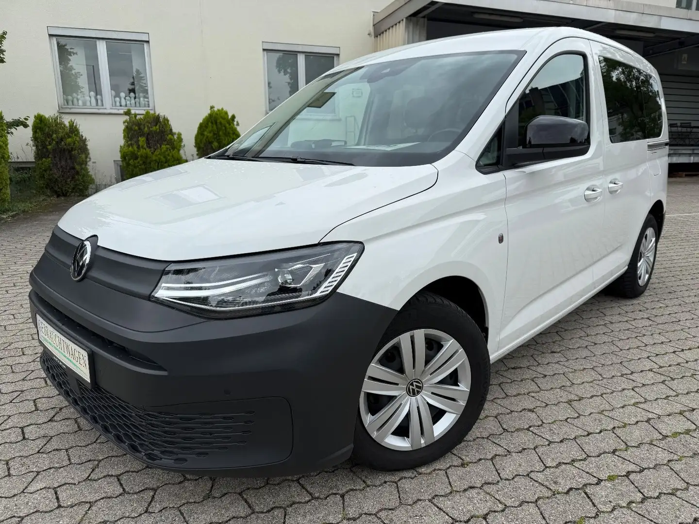 Volkswagen Caddy Kombi 2.0 Tdi DSG Navi LED Assist ACC PDC Blanc - 1